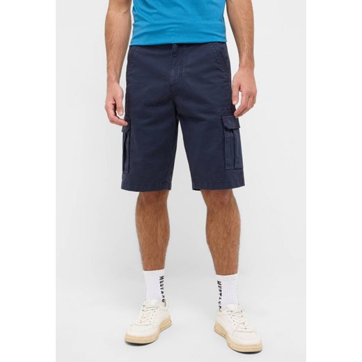 MĘSKIE SZORTY CARGO MUSTANG Houston Cargo Shorts - Navy Blazer 1016460 5324 ze sklepu YouNeedit.pl w kategorii Spodenki męskie - zdjęcie 183553203