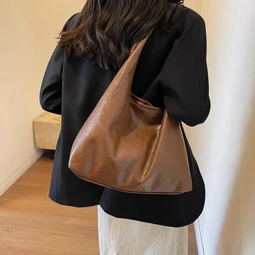 Skórzana torebka na ramię - Brązowy ze sklepu Intimica.pl w kategorii Torby Shopper bag - zdjęcie 183554964
