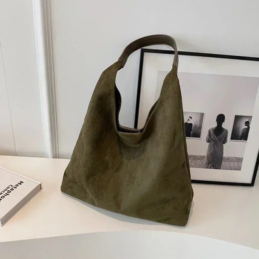 Zamszowa torebka na ramię - Zielony ze sklepu Intimica.pl w kategorii Torby Shopper bag - zdjęcie 183555100