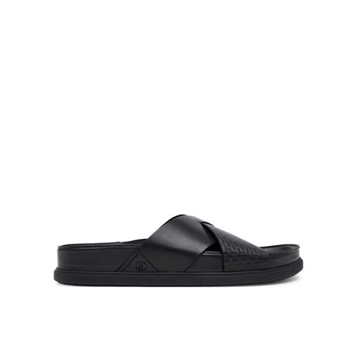 Klapki Clarks Torford Cross 26181382 Czarny ze sklepu eobuwie.pl w kategorii Klapki męskie - zdjęcie 183557423