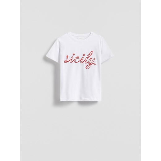 Reserved - T-shirt z naszywaną aplikacją - złamana biel ze sklepu Reserved w kategorii Bluzki damskie - zdjęcie 183571932