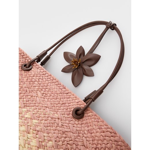 Reserved - Pleciona torebka z zawieszką - brudny róż Reserved ONE SIZE Reserved