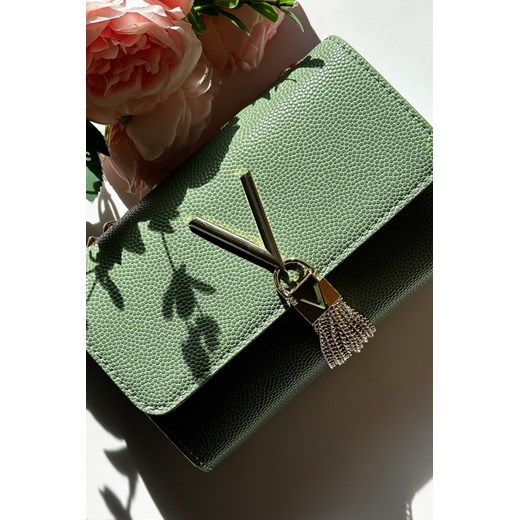 VALENTINO Mała zielona kopertówka Divina Pochette ze sklepu outfit.pl w kategorii Kopertówki - zdjęcie 183608840
