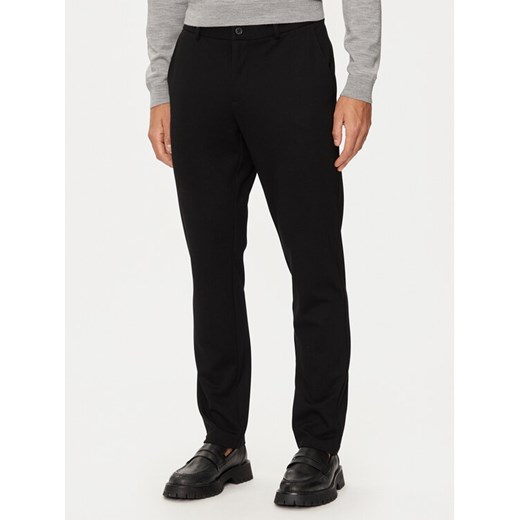 Guess Chinosy M4BB01 WGMB2 Czarny Regular Fit ze sklepu MODIVO w kategorii Spodnie męskie - zdjęcie 183612441