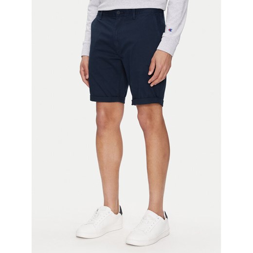 Tommy Jeans Szorty materiałowe Scanton DM0DM21950 Granatowy Slim Fit ze sklepu MODIVO w kategorii Spodenki męskie - zdjęcie 183620422