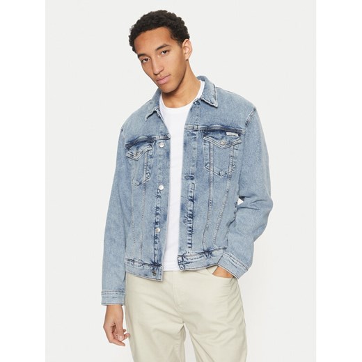 Calvin Klein Jeans Kurtka jeansowa J30J326552 Niebieski Straight Fit ze sklepu MODIVO w kategorii Kurtki męskie - zdjęcie 183620451