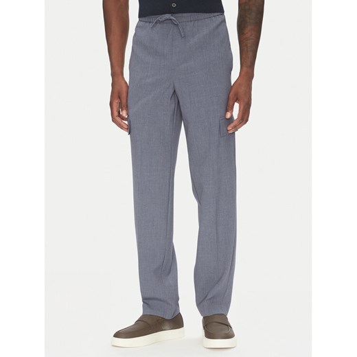Lindbergh Spodnie materiałowe 30-01112A Niebieski Relaxed Fit ze sklepu MODIVO w kategorii Spodnie męskie - zdjęcie 183631612