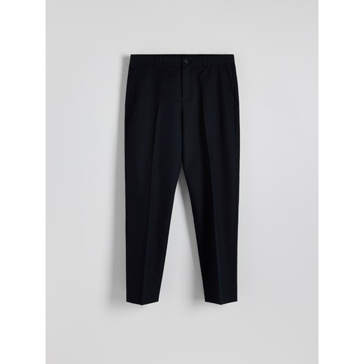 Reserved - Spodnie chino regular fit - granatowy ze sklepu Reserved w kategorii Spodnie męskie - zdjęcie 183636241