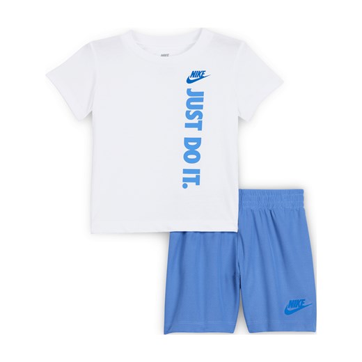 Zestaw T-shirt i spodenki z grafiką dla niemowląt Nike (12–24 M) - Niebieski ze sklepu Nike poland w kategorii Odzież dla niemowląt - zdjęcie 183650810