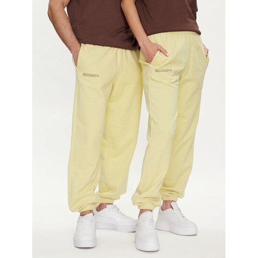 Pangaia Spodnie dresowe Food Dye Zielony Regular Fit ze sklepu MODIVO w kategorii Spodnie męskie - zdjęcie 183652403
