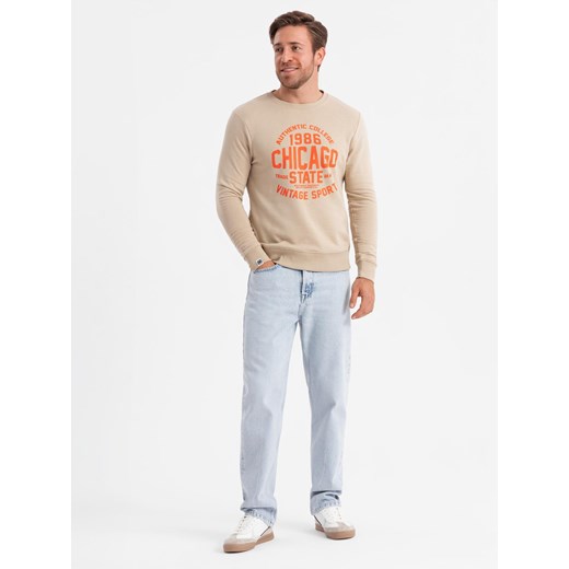 Bluza męska nierozpinana z nadrukiem collegowym - piaskowa V1 OM-SSPS-0154 ze sklepu ombre w kategorii Bluzy męskie - zdjęcie 183664554