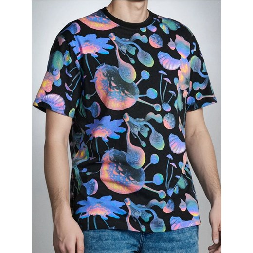 Sinsay - Koszulka comfort fit z abstrakcyjnym nadrukiem - wielobarwny ze sklepu Sinsay w kategorii T-shirty męskie - zdjęcie 183673183
