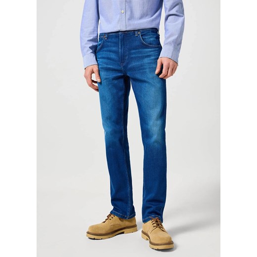 WRANGLER MĘSKIE SPODNIE JEANSOWE WRANGLER GREENSBORO BLUE JAM 112357412 ze sklepu YouNeedit.pl w kategorii Jeansy męskie - zdjęcie 183676642
