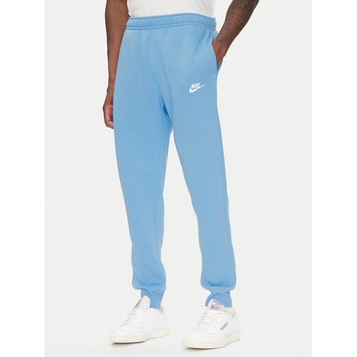 Nike Spodnie dresowe BV2671 Niebieski Regular Fit ze sklepu MODIVO w kategorii Spodnie męskie - zdjęcie 183678791