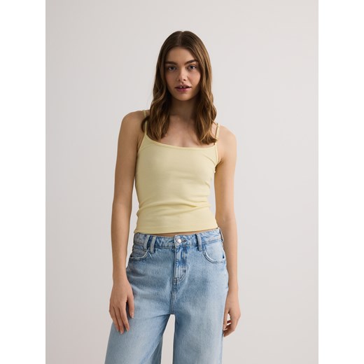 Reserved - Dzianinowy top na ramiączkach - jasnożółty ze sklepu Reserved w kategorii Bluzki damskie - zdjęcie 183691652