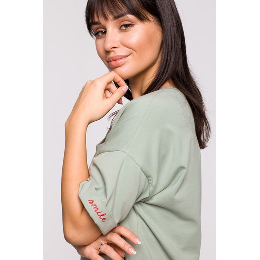T-shirt oversize z okrągłym dekoltem - pistacjowy ze sklepu Cudmoda w kategorii Bluzki damskie - zdjęcie 183696492