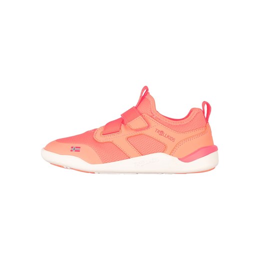 Trollkids Sneakersy &quot;Bergen&quot; w kolorze jasnoróżowym do chodzenia na boso ze sklepu Limango Polska w kategorii Buty sportowe dziecięce - zdjęcie 183704184