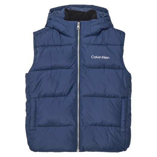 Calvin Klein Jeans Bezrękawnik IB0IB02535 D Niebieski Regular Fit ze sklepu MODIVO w kategorii Kamizelki chłopięce - zdjęcie 183706460