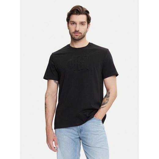 Calvin Klein Jeans T-Shirt Deboss Mono Graphic LV04RC824G Czarny Regular Fit ze sklepu MODIVO w kategorii T-shirty męskie - zdjęcie 183706570