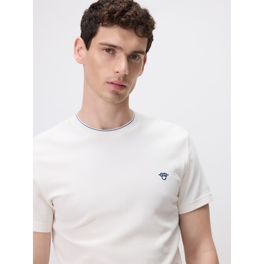 Reserved - Bawełniany t-shirt slim fit - złamana biel ze sklepu Reserved w kategorii T-shirty męskie - zdjęcie 183720202