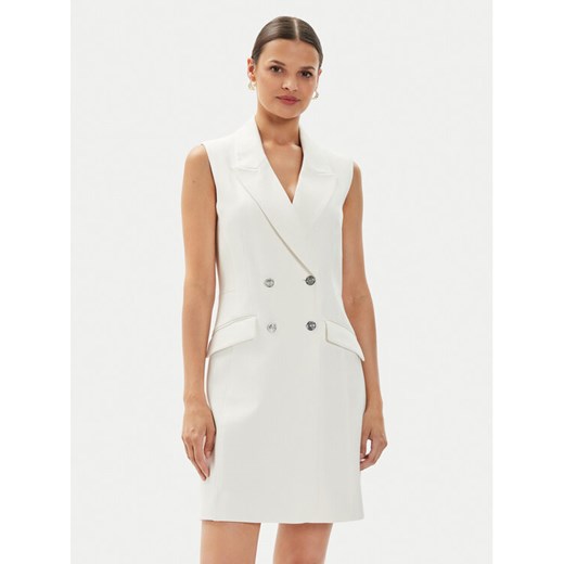 Guess Sukienka koktajlowa W4YK25 KBJP2 Écru Regular Fit ze sklepu MODIVO w kategorii Sukienki - zdjęcie 183725853