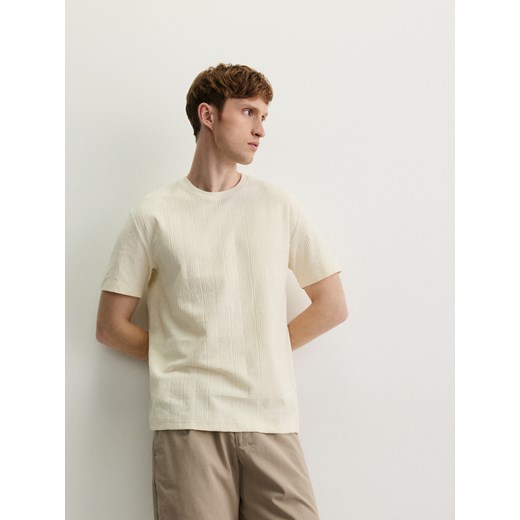 Reserved - Strukturalny t-shirt comfort fit - złamana biel ze sklepu Reserved w kategorii T-shirty męskie - zdjęcie 183738132