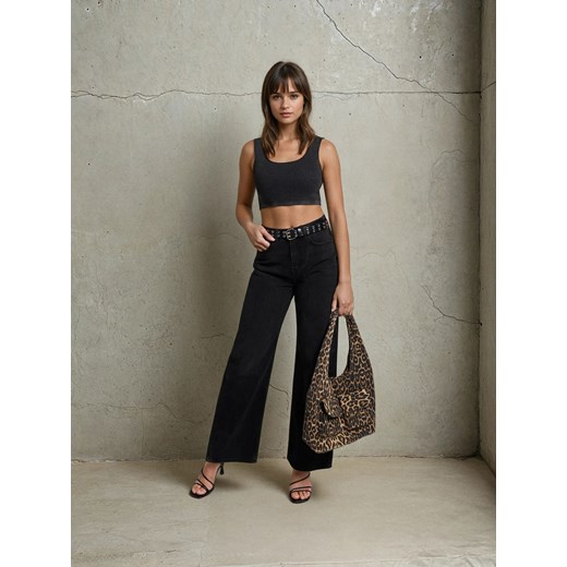 Czarna bluzka damska Sinsay z okrągłym dekoltem 