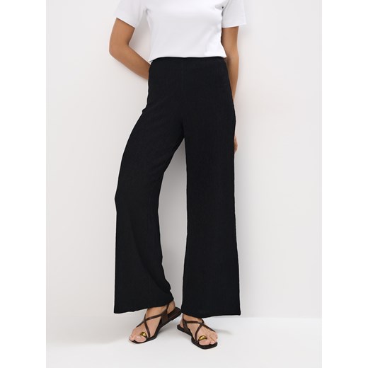 Spodnie damskie Mohito czarne 