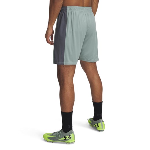 Męskie spodenki treningowe Under Armour UA M\'s Challenger Knit Short - zielone ze sklepu Sportstylestory.com w kategorii Spodenki męskie - zdjęcie 183768914