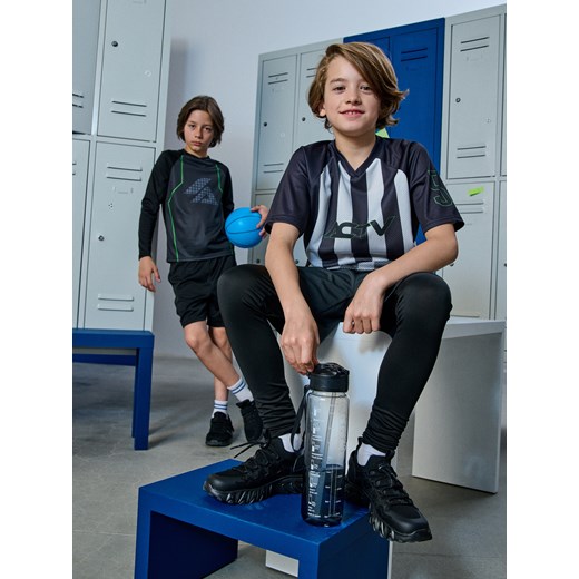 Sinsay - Sneakersy w klasycznej czernii - czarny Sinsay 36 Sinsay