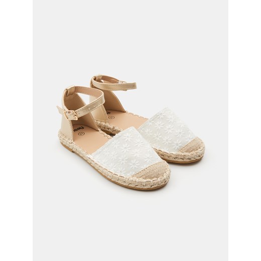 Sandały dziecięce Sinsay w kwiaty 