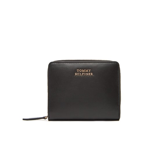 Mały Portfel Damski Tommy Hilfiger Th Leather Slg Med Za Flap AW0AW17499 Czarny ze sklepu eobuwie.pl w kategorii Portfele damskie - zdjęcie 183775393