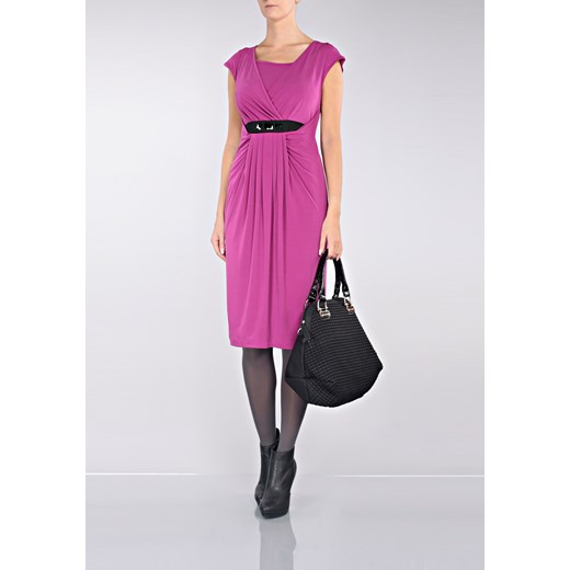 Sukienka z biżuteryjną ozdobą e-monnari rozowy paski
