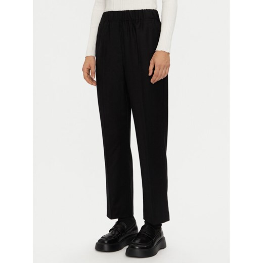 Weekend Max Mara Spodnie materiałowe Hateley 2425136052 Czarny Regular Fit ze sklepu MODIVO w kategorii Spodnie damskie - zdjęcie 183782393