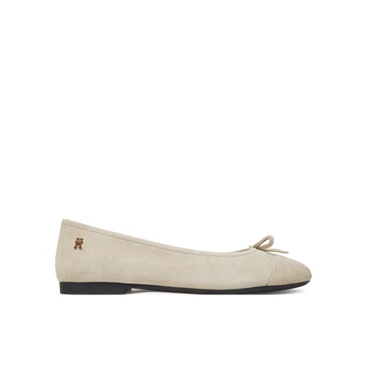 Baleriny Tommy Hilfiger Toe Cap Suede Ballerina FW0FW08909 Beżowy ze sklepu eobuwie.pl w kategorii Balerinki - zdjęcie 183808361