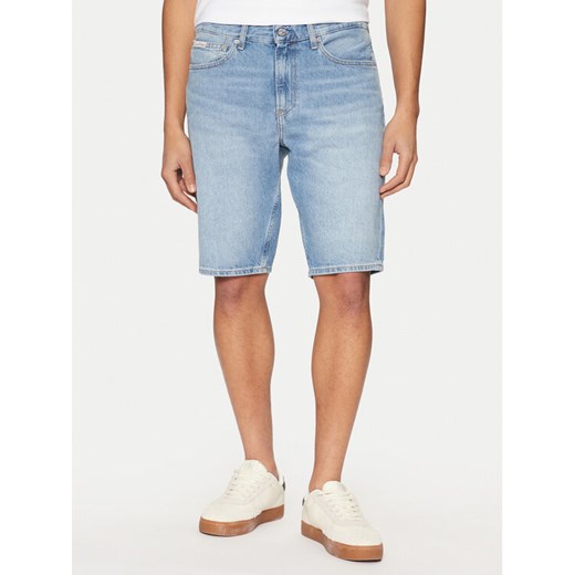 Calvin Klein Jeans Szorty jeansowe J30J327513 Niebieski Regular Fit ze sklepu MODIVO w kategorii Spodenki męskie - zdjęcie 183813900