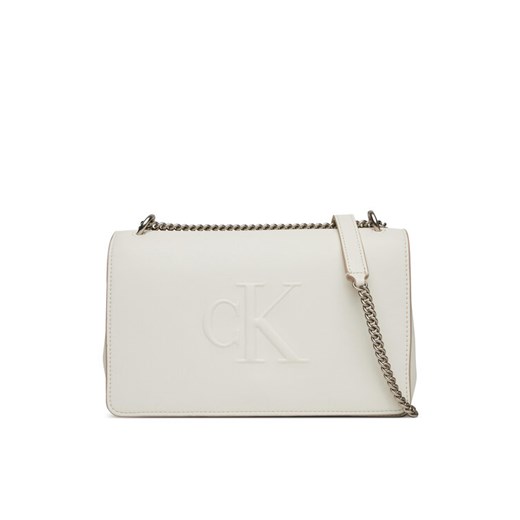 Calvin Klein Jeans Torebka Sculpted Ew Flap Conv Chain LV04K3035G Biały ze sklepu MODIVO w kategorii Kopertówki - zdjęcie 183814060