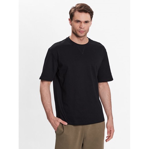Outhorn T-Shirt TTSHM455 Czarny Regular Fit ze sklepu MODIVO w kategorii T-shirty męskie - zdjęcie 183814844
