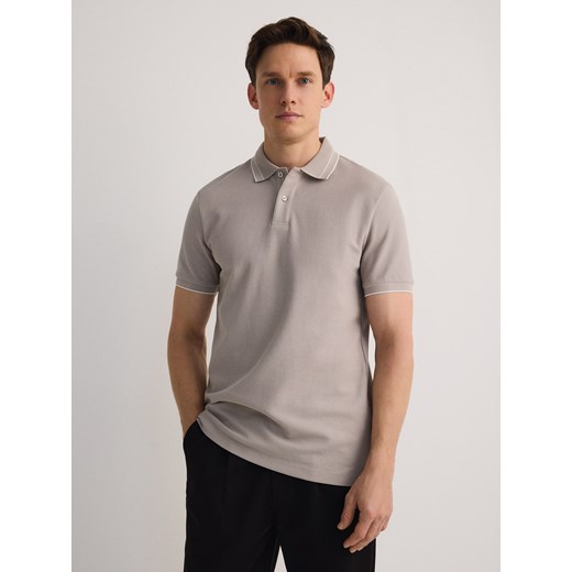 Reserved - Polo z merceryzowanej bawełny - beżowy ze sklepu Reserved w kategorii T-shirty męskie - zdjęcie 183829924