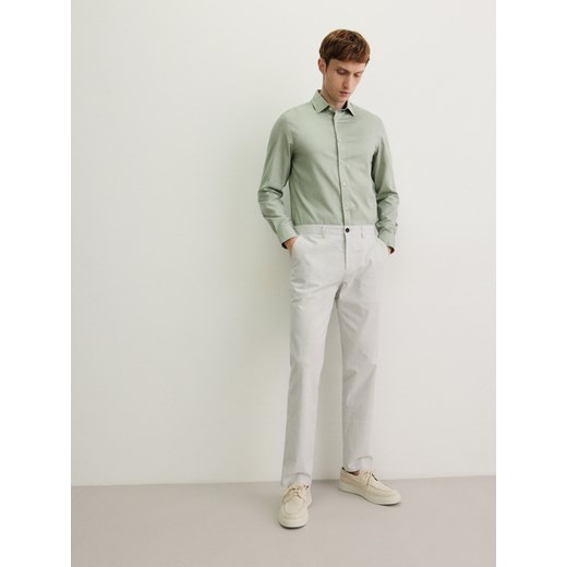 Reserved - Spodnie chino slim z lnem - jasnoszary ze sklepu Reserved w kategorii Spodnie męskie - zdjęcie 183839634