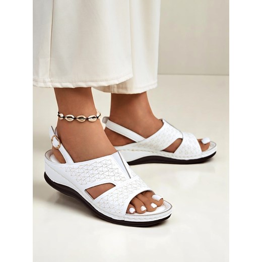 Royalfashion Damskie sandały na niskim koturnie Comfort Chic ze sklepu royalfashion.pl w kategorii Sandały damskie - zdjęcie 183855494