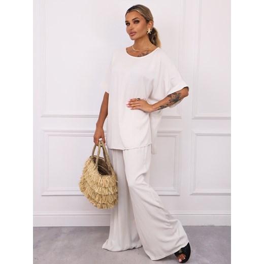 KOMPLET T-SHIRT OVERSIZE+ SPODNIE Z GUMĄ W PASIE- BEŻOWY ze sklepu olika.com.pl w kategorii Komplety i garnitury damskie - zdjęcie 183858361