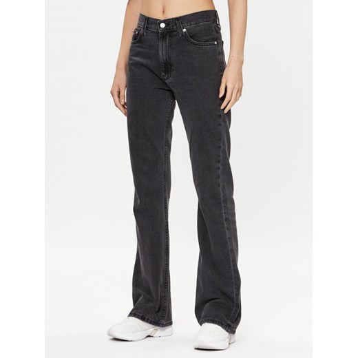 Calvin Klein Jeans Jeansy J20J221234 Czarny Straight Leg ze sklepu MODIVO w kategorii Jeansy damskie - zdjęcie 183862964