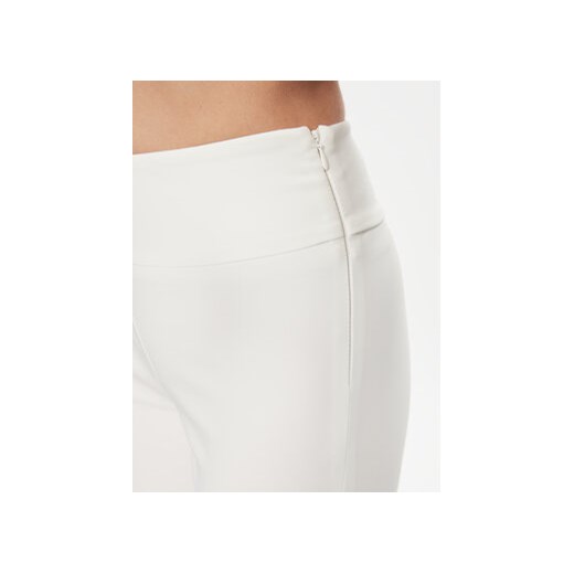 Rinascimento Spodnie materiałowe CFC0117682003 Biały Flare Fit Rinascimento M MODIVO