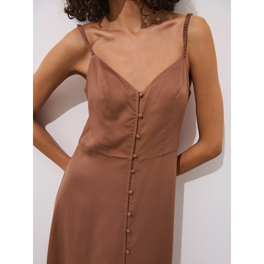 Sukienka Mohito casual brązowa w serek na ramiączkach z wiskozy midi 