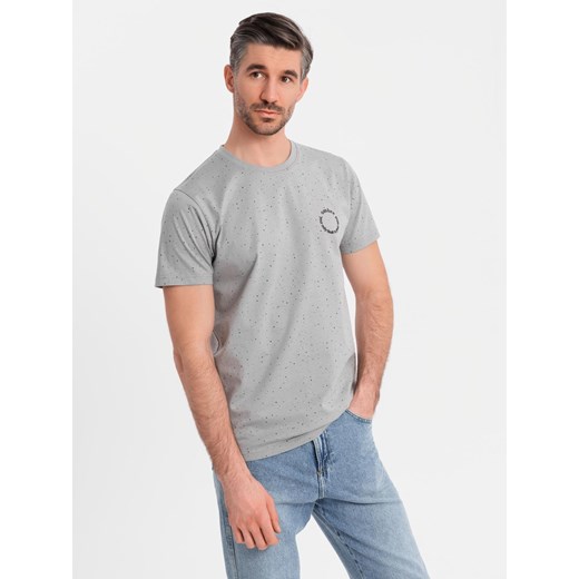 T-shirt męski bawełniany z nadrukiem i okrągłym dekoltem – jasnoszary V8 OM-TSFP-0186 ze sklepu ombre w kategorii T-shirty męskie - zdjęcie 183876081