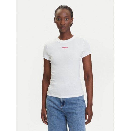 Tommy Jeans T-Shirt Script Label DW0DW21402 Biały Slim Fit ze sklepu MODIVO w kategorii Bluzki damskie - zdjęcie 183885492