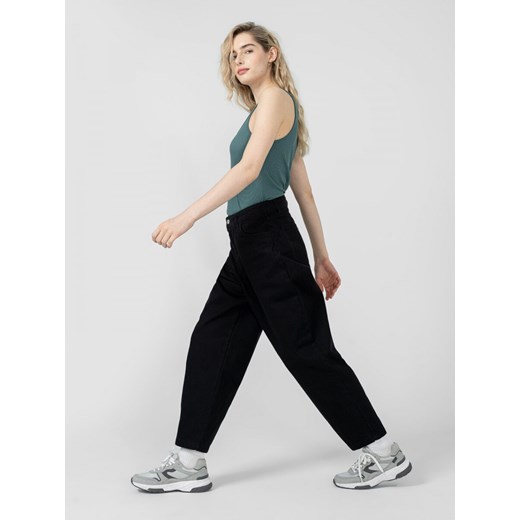 Damskie jeansy Outhorn OTHSS23TTROF181 - czarne ze sklepu Sportstylestory.com w kategorii Jeansy damskie - zdjęcie 183889734