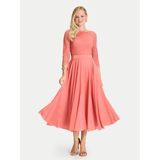 Swing Sukienka koktajlowa 77761710 Koralowy Regular Fit ze sklepu MODIVO w kategorii Sukienki - zdjęcie 183904282