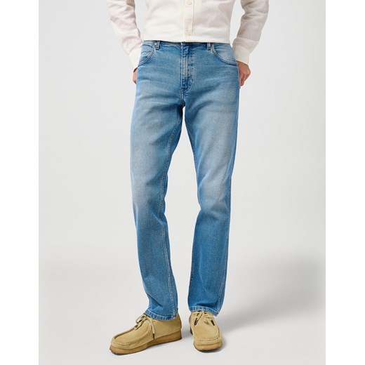 WRANGLER MĘSKIE SPODNIE JEANSOWE WRANGLER GREENSBORO COWBOY HAZE 112364420 ze sklepu YouNeedit.pl w kategorii Jeansy męskie - zdjęcie 183922990